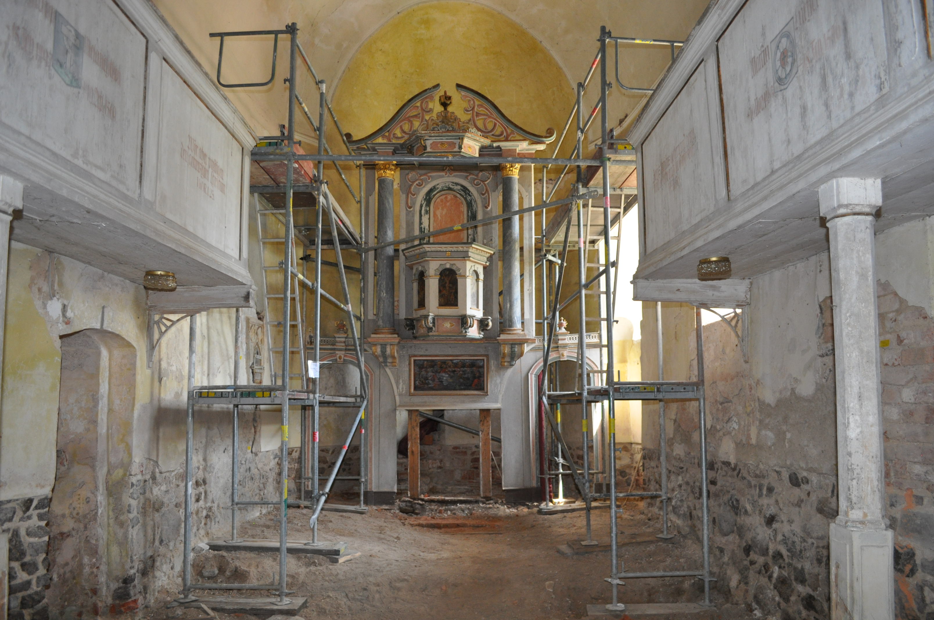 Arbeiten an der Kirche sind gestartet